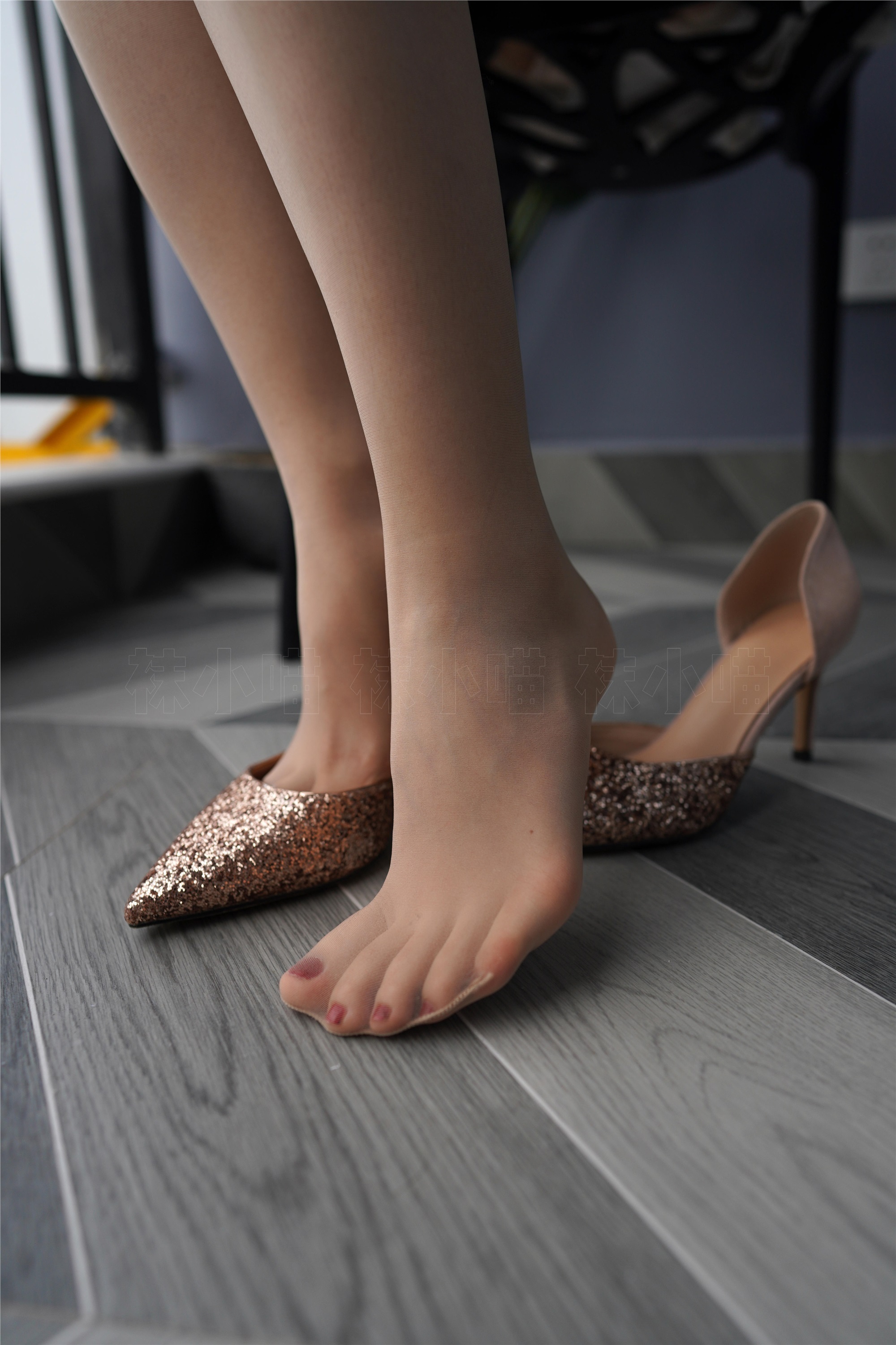 KittyWawa袜小喵  KT194《滴到腿上了》